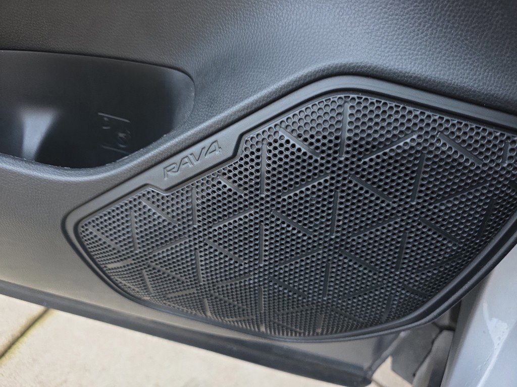 Used 2023 Toyota RAV4 LE image 29