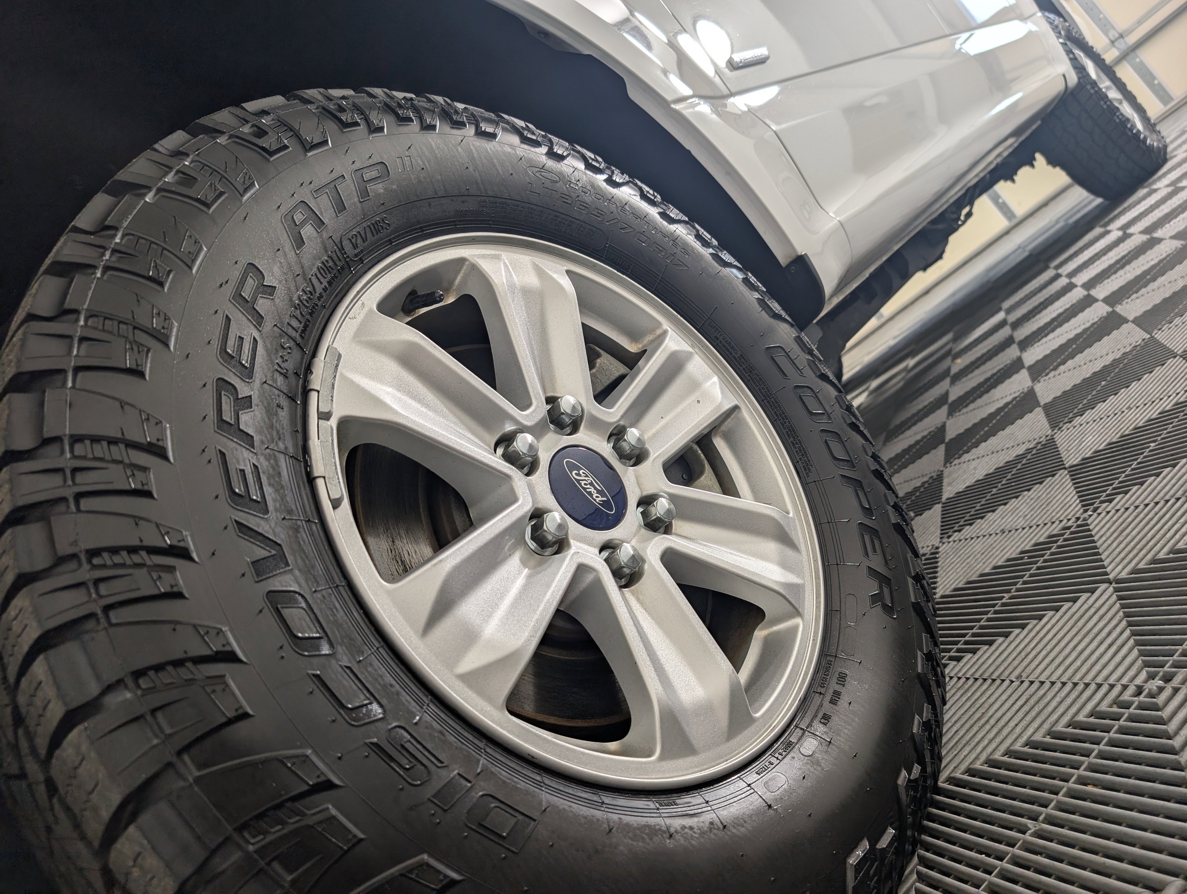 Certified 2017 Ford F150 2WD SuperCrew image 25