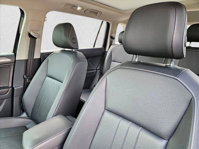 Used 2022 Volkswagen Tiguan SE AWD/4WD image 15