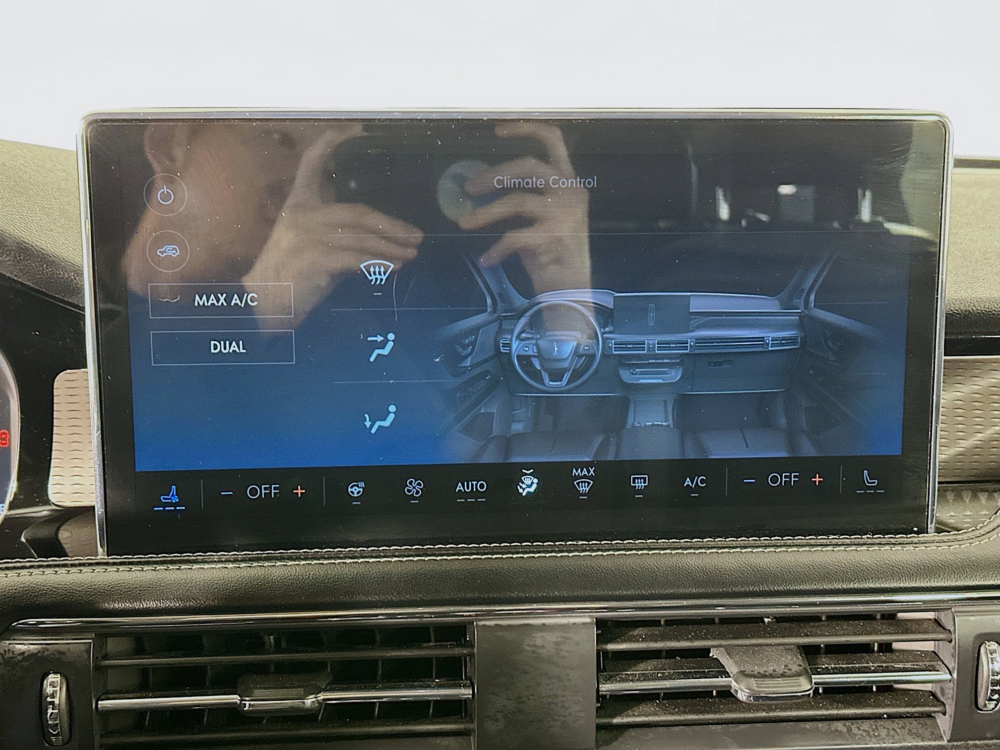 Used 2024 Lincoln Corsair Reserve w/ Equipment Group 201A image 24