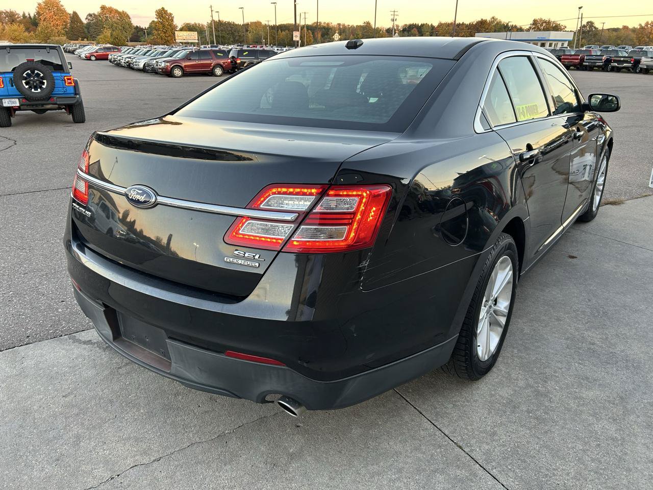 Used 2013 Ford Taurus SEL FWD image 5