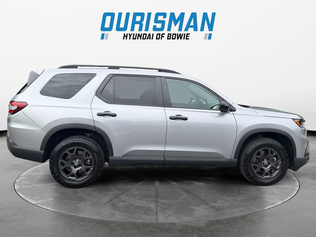 Used 2025 Honda Pilot TrailSport image 7
