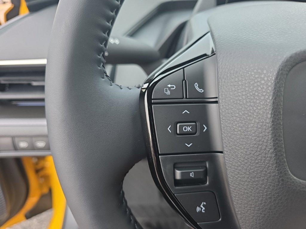 New 2026 Toyota Prius Plug-In Hybrid FWD image 17