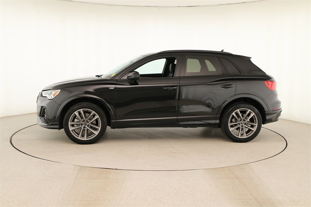 Certified 2025 Audi Q3 2.0T Premium w/ Convenience Package image 2