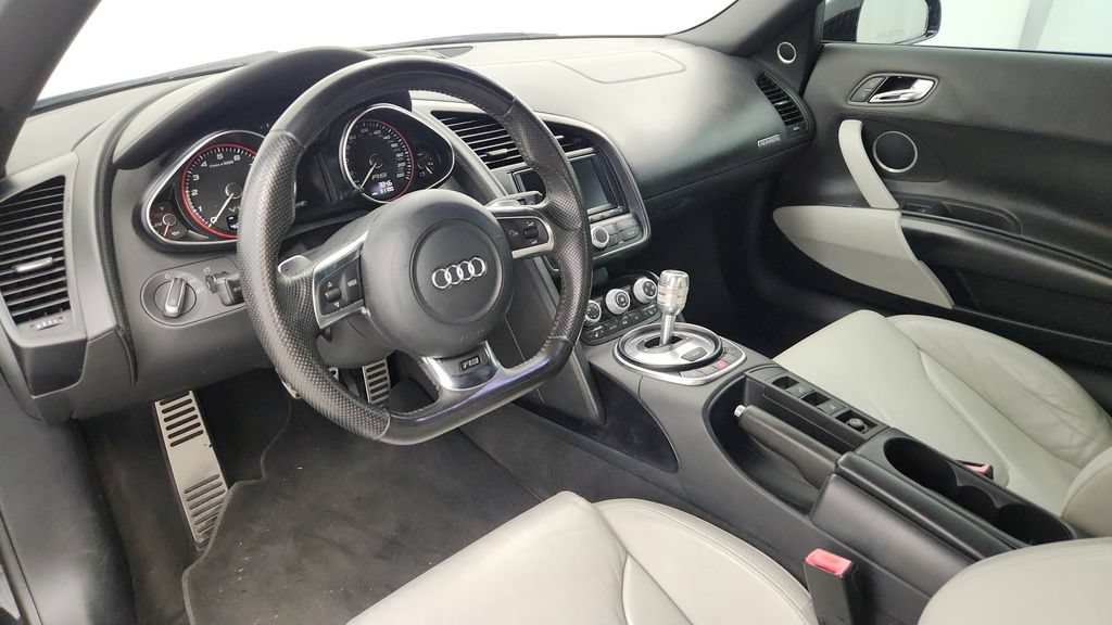 Used 2011 Audi R8 V10 w/ Enhanced Leather Pkg AWD/4WD image 25