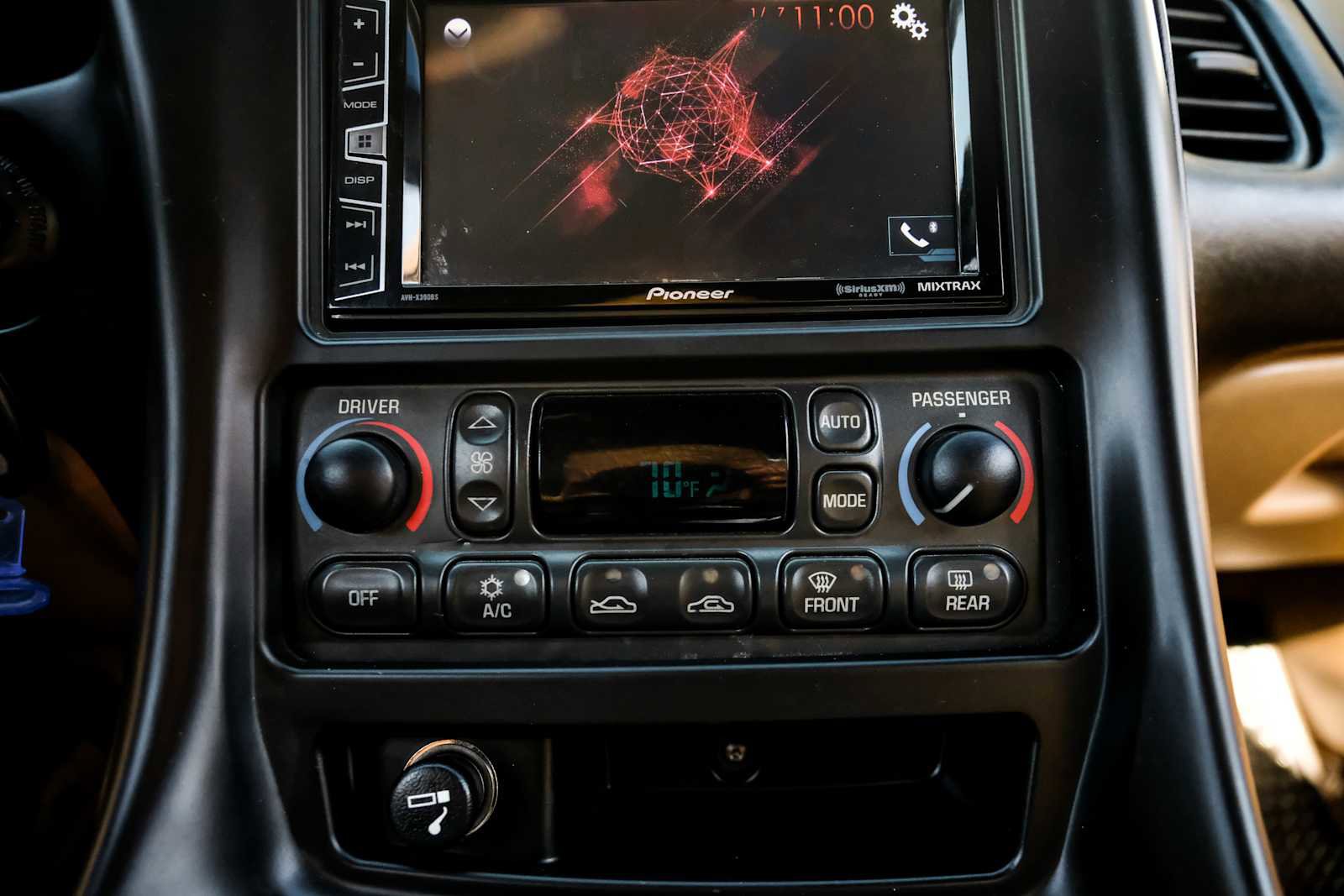 Used 2004 Chevrolet Corvette Coupe w/ Roof Package image 18