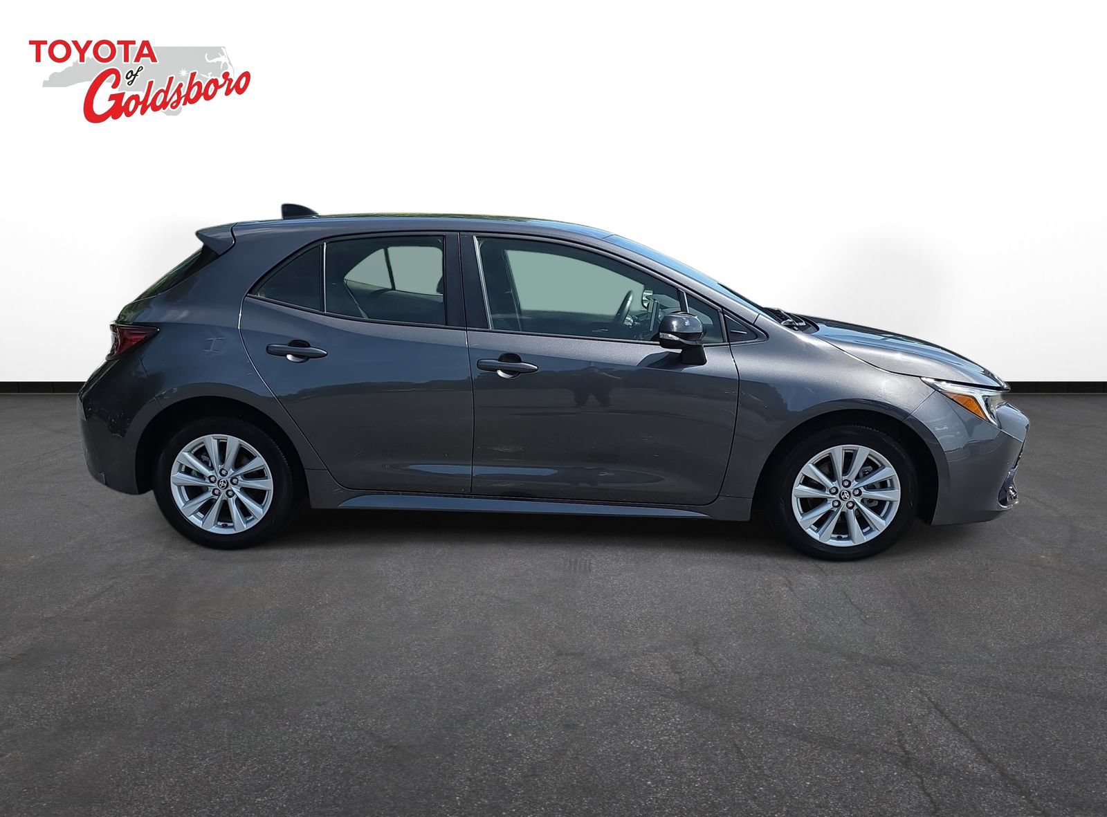 Used 2026 Toyota Corolla SE FWD image 4