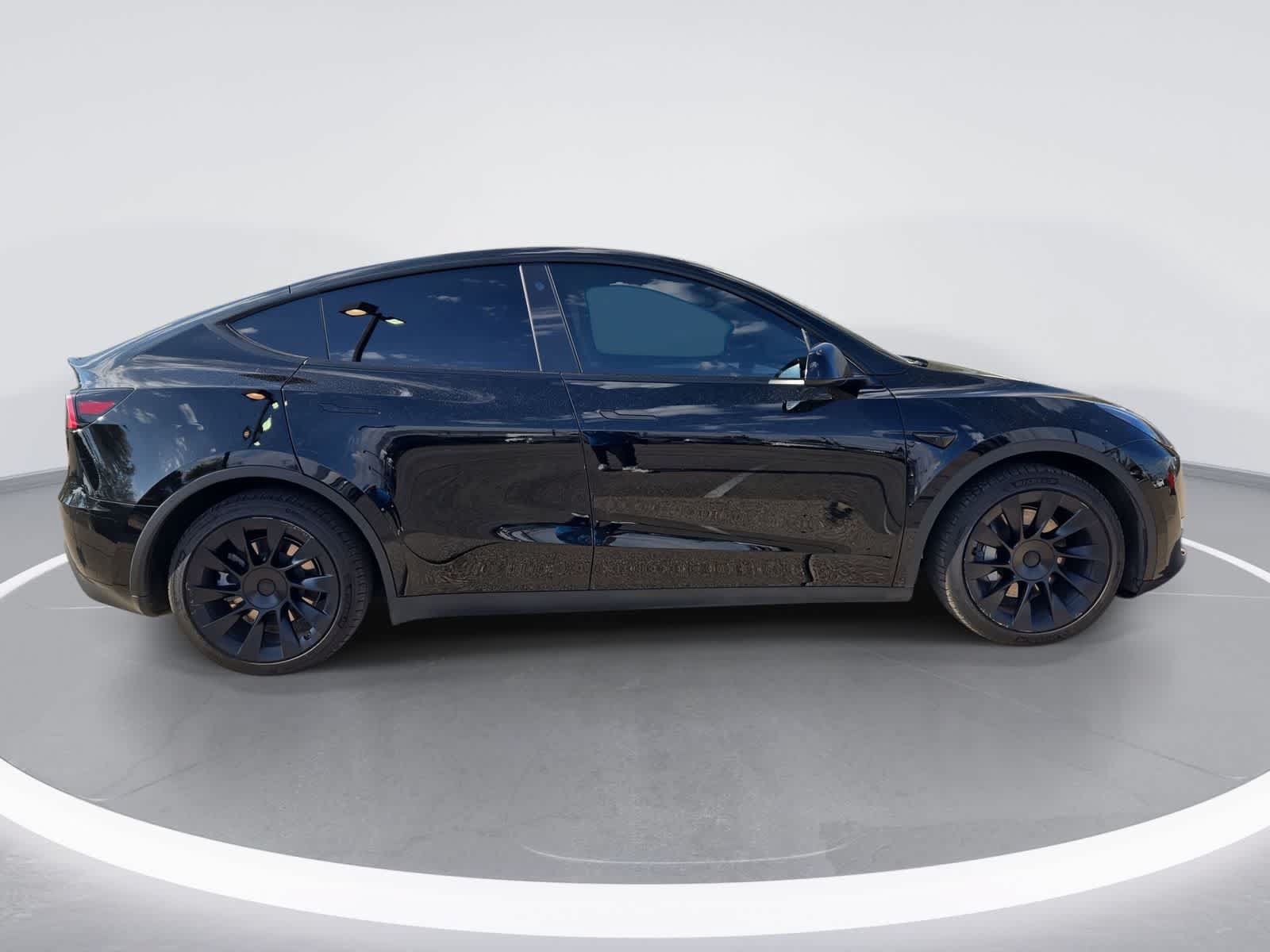Used 2023 Tesla Model Y Long Range AWD/4WD image 9