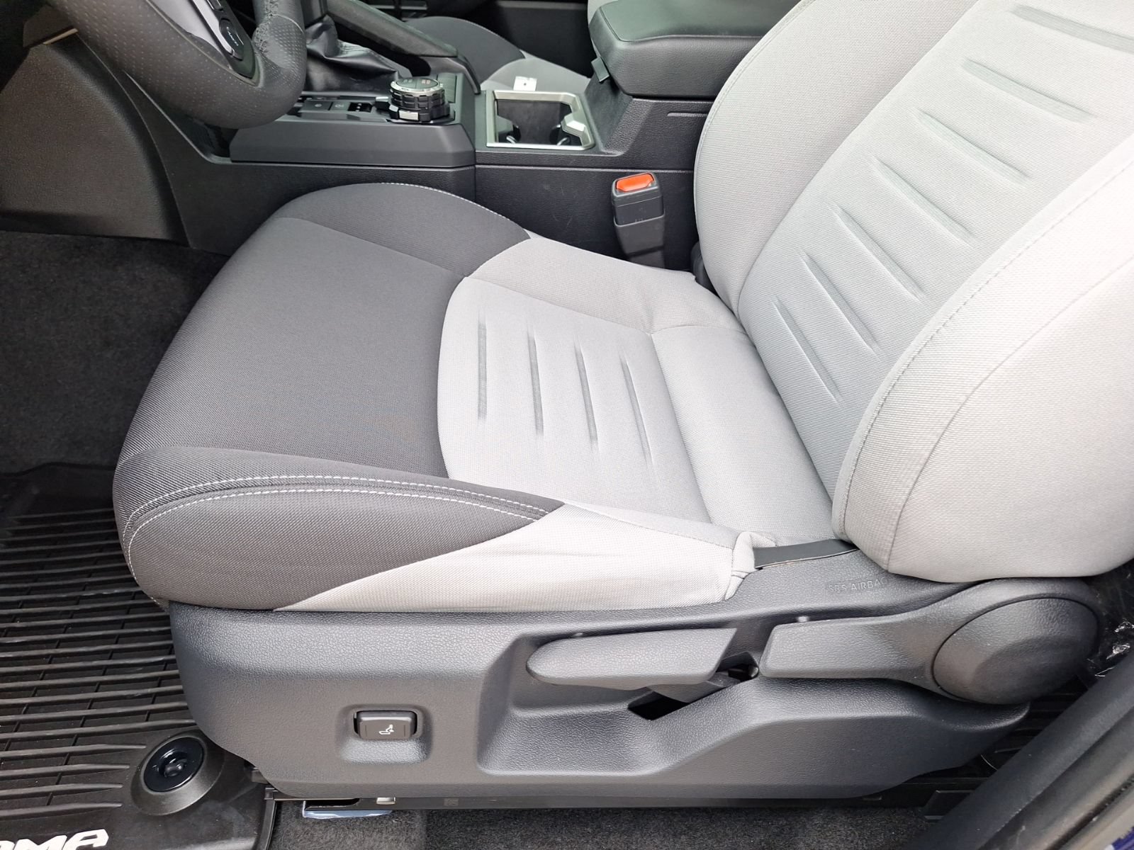 Used 2025 Toyota Tacoma TRD Sport AWD/4WD image 19