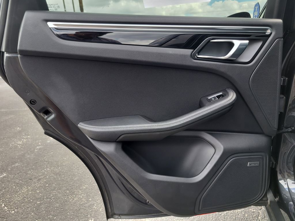 Used 2018 Porsche Macan image 9