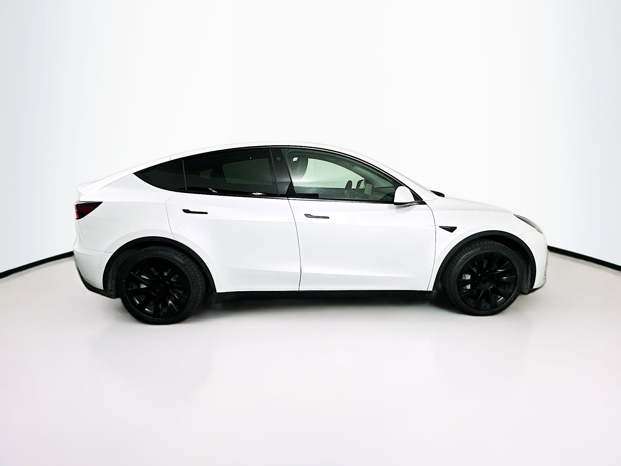 Used 2021 Tesla Model Y 2WD image 10