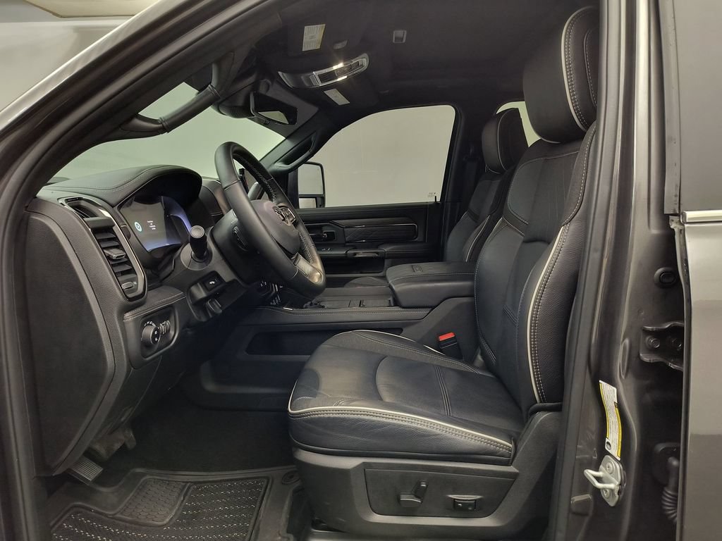 Used 2026 RAM 3500 Limited AWD/4WD image 5