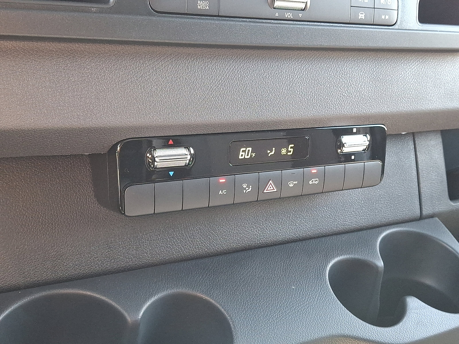 Used 2024 Mercedes-Benz Sprinter 2500 image 14