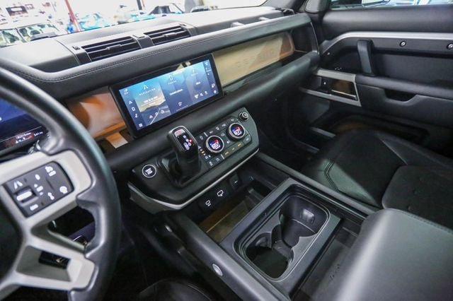 Used 2020 Land Rover Defender 110 SE AWD/4WD image 7