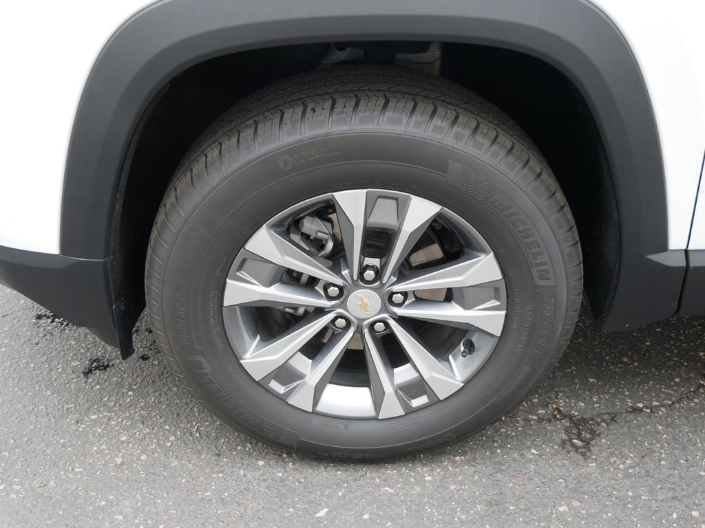New 2026 Chevrolet Equinox LT w/ Safety and Technology Package AWD/4WD image 12