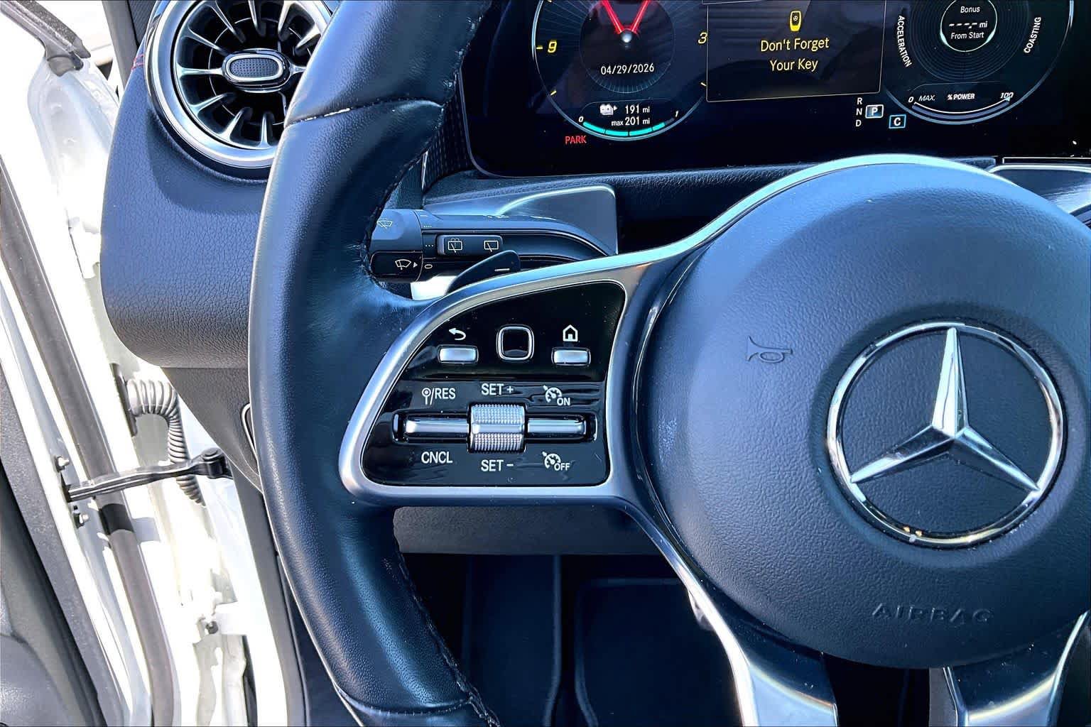 Used 2023 Mercedes-Benz EQB 300 4MATIC image 23