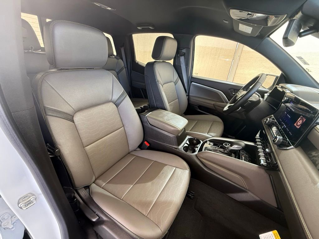 Used 2024 Chevrolet Colorado ZR2 w/ ZR2 Convenience Package III image 13