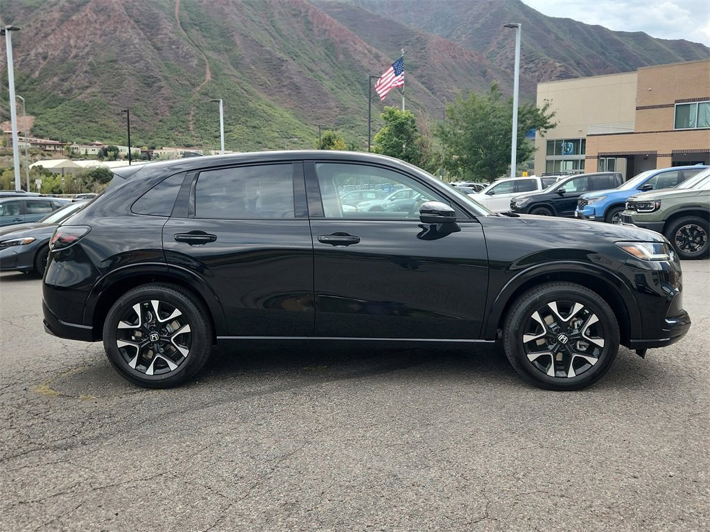 New 2026 Honda HR-V EX-L image 2