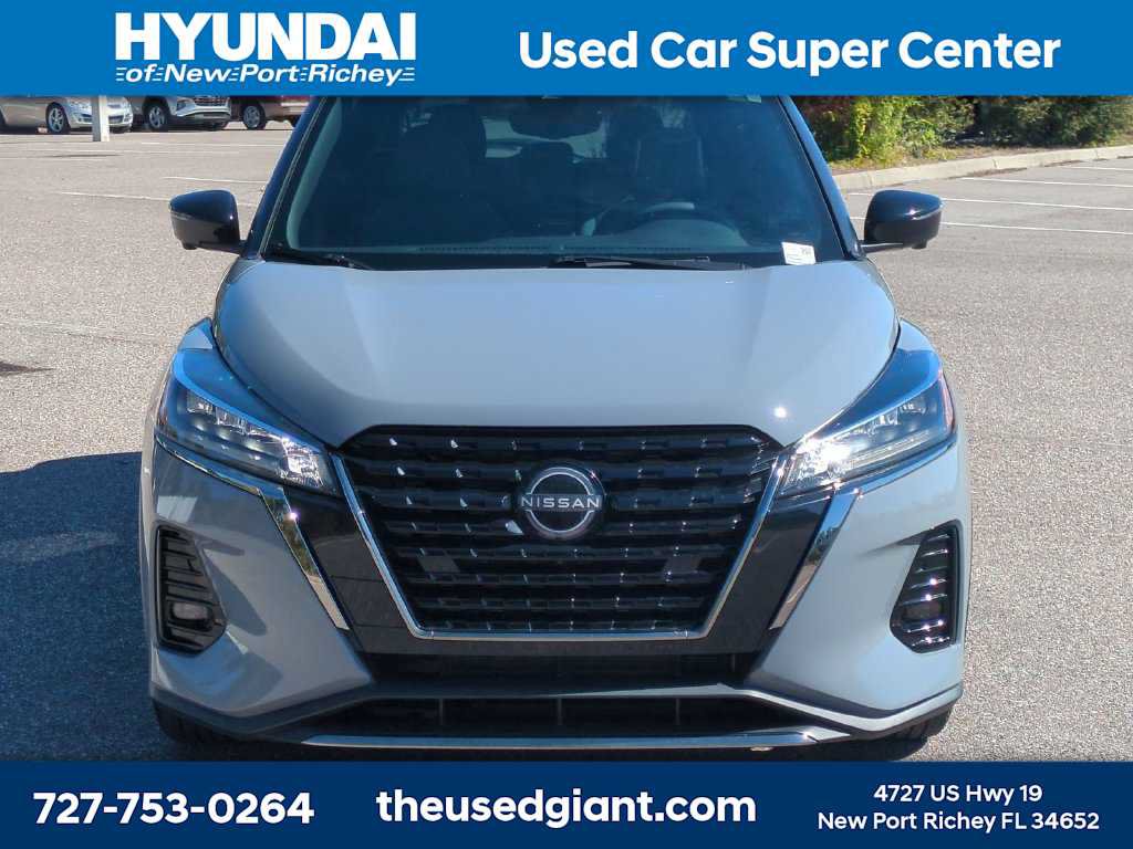 Used 2024 Nissan Kicks SR w/ SR Premium Package FWD image 8