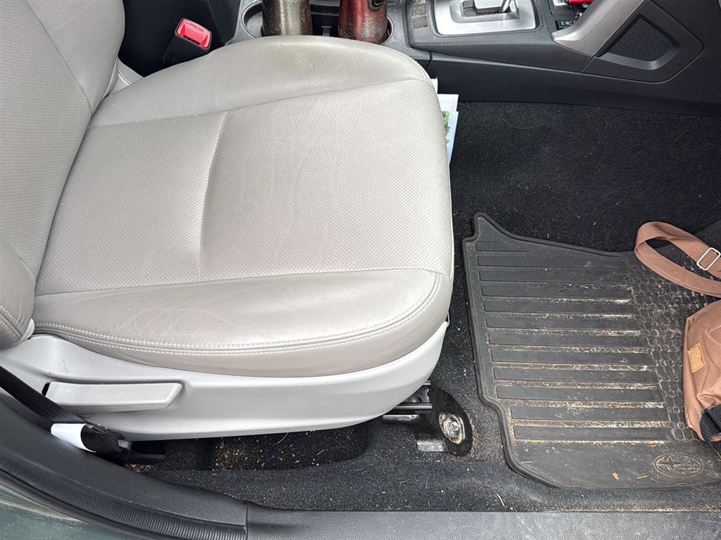 Used 2016 Subaru Forester 2.5i Limited AWD/4WD image 4
