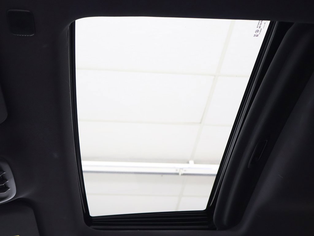 Used 2023 GMC Canyon Denali image 25