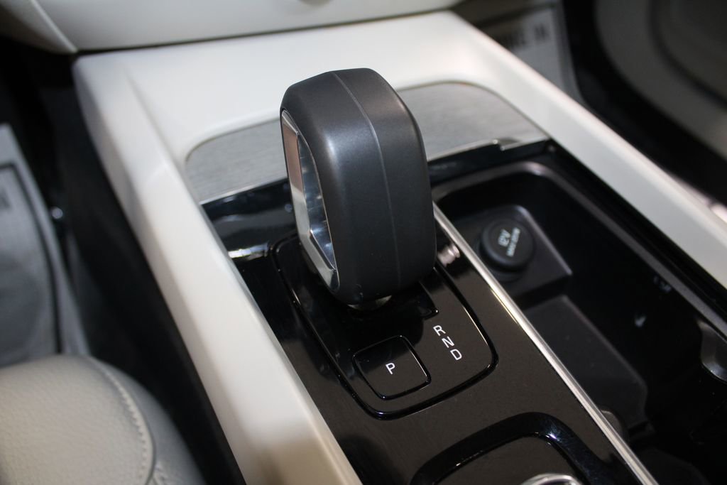 Used 2024 Volvo V60 B5 Cross Country Plus image 54