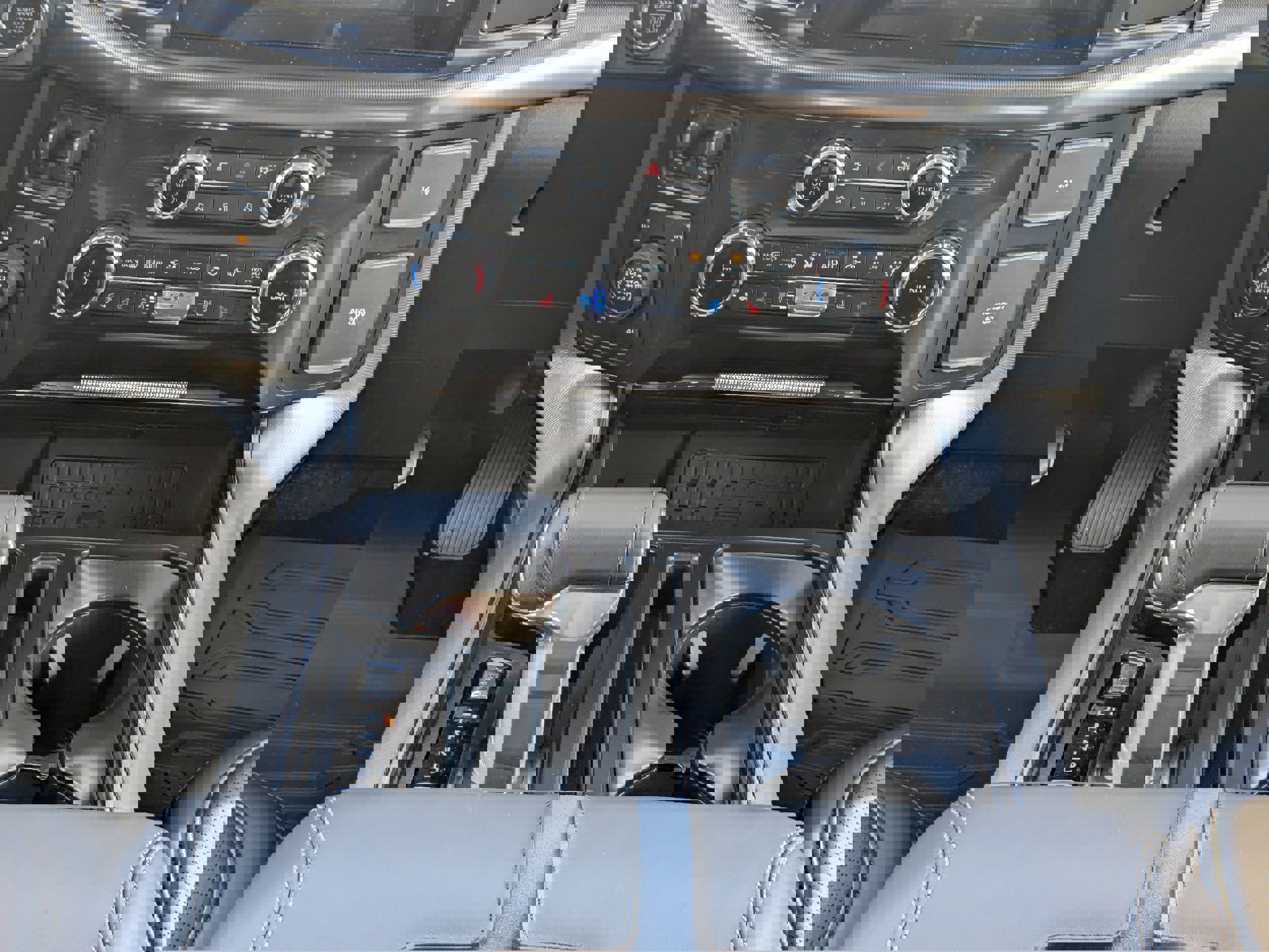 New 2025 Ford F150 Platinum w/ FX4 Off-Road Package image 41