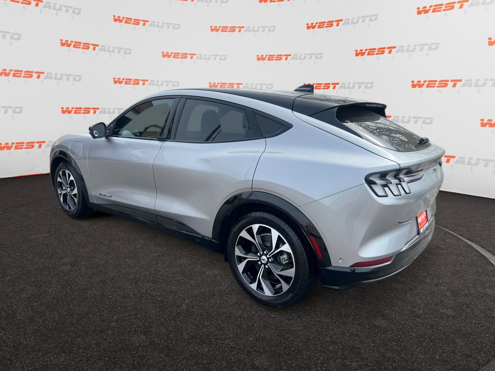 Used 2021 Ford Mustang Mach-E Premium image 3