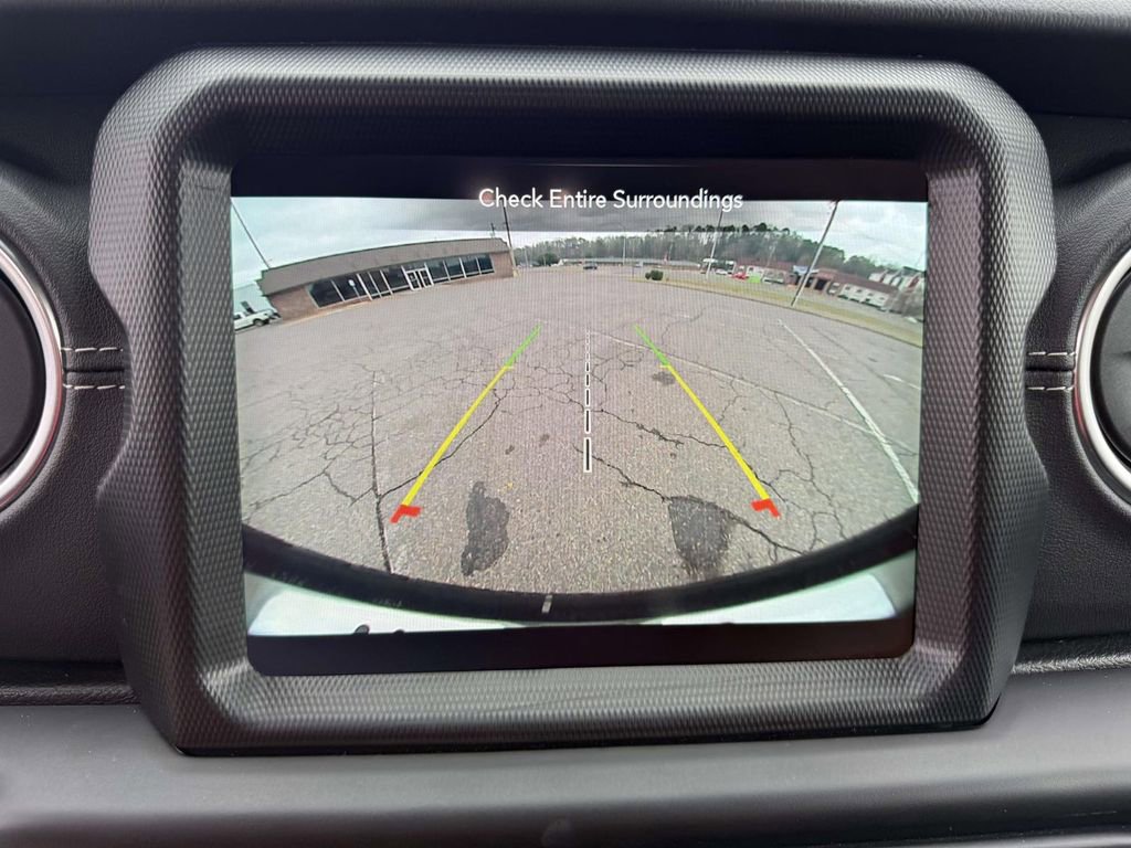 Used 2022 Jeep Wrangler Unlimited Sahara image 20