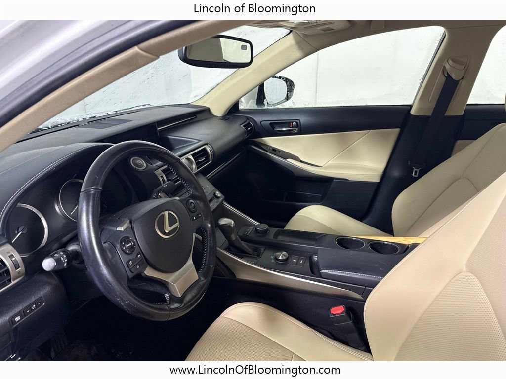 Used 2016 Lexus IS 300 AWD image 17