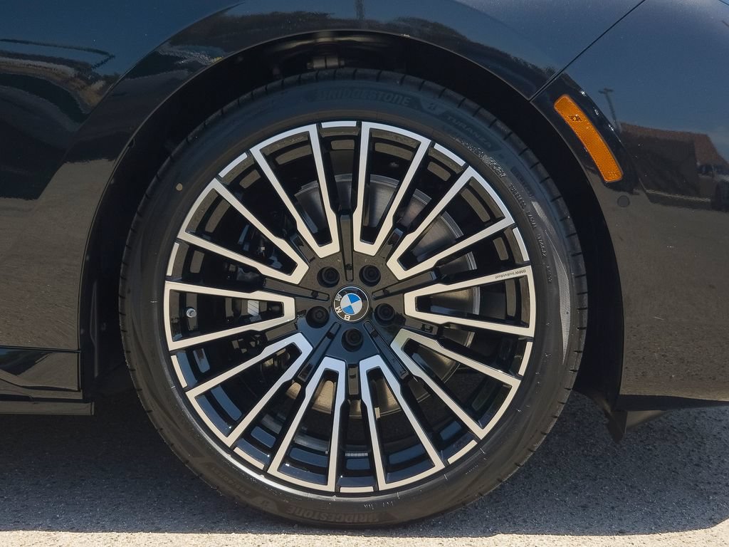 New 2026 BMW 750e xDrive w/ Premium Package AWD/4WD image 5