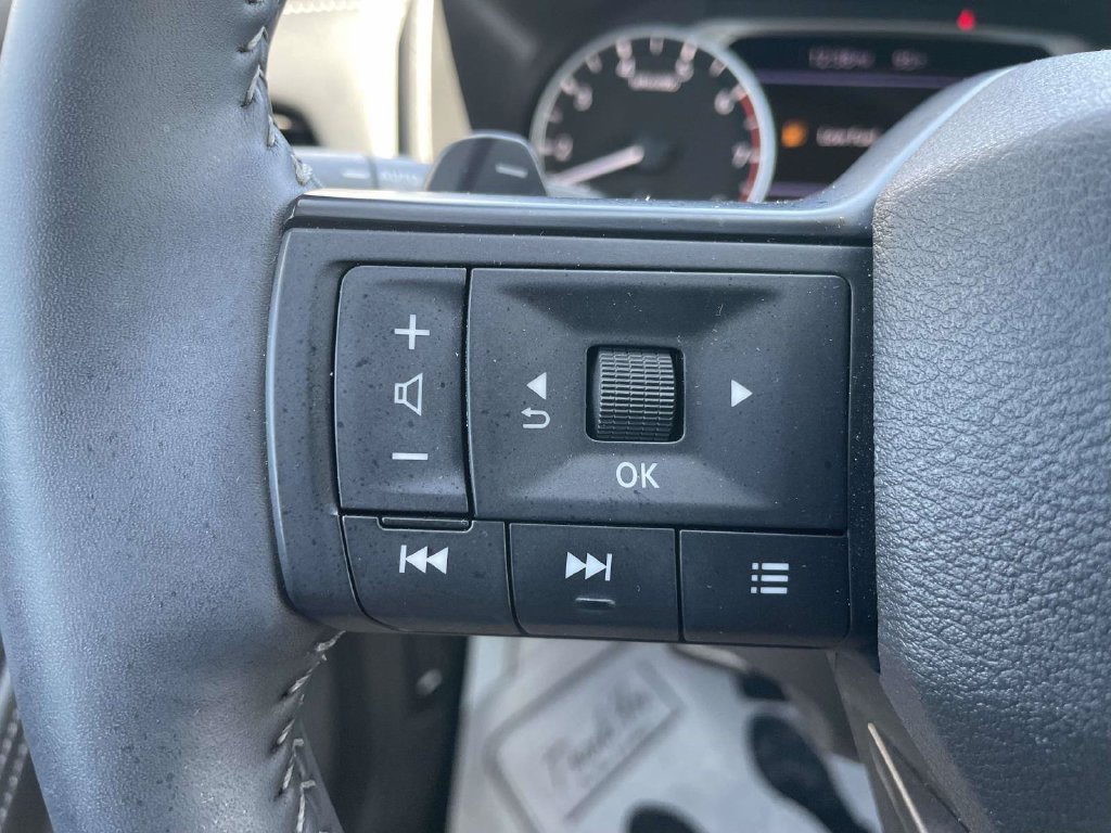 Used 2025 Nissan Rogue SV FWD image 25