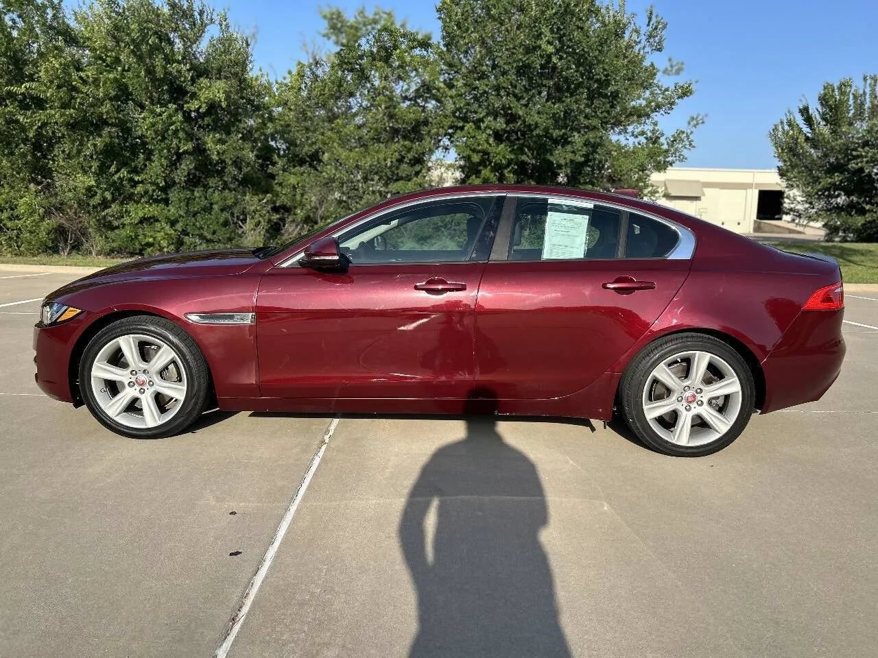 Used 2017 Jaguar XE Premium RWD image 9