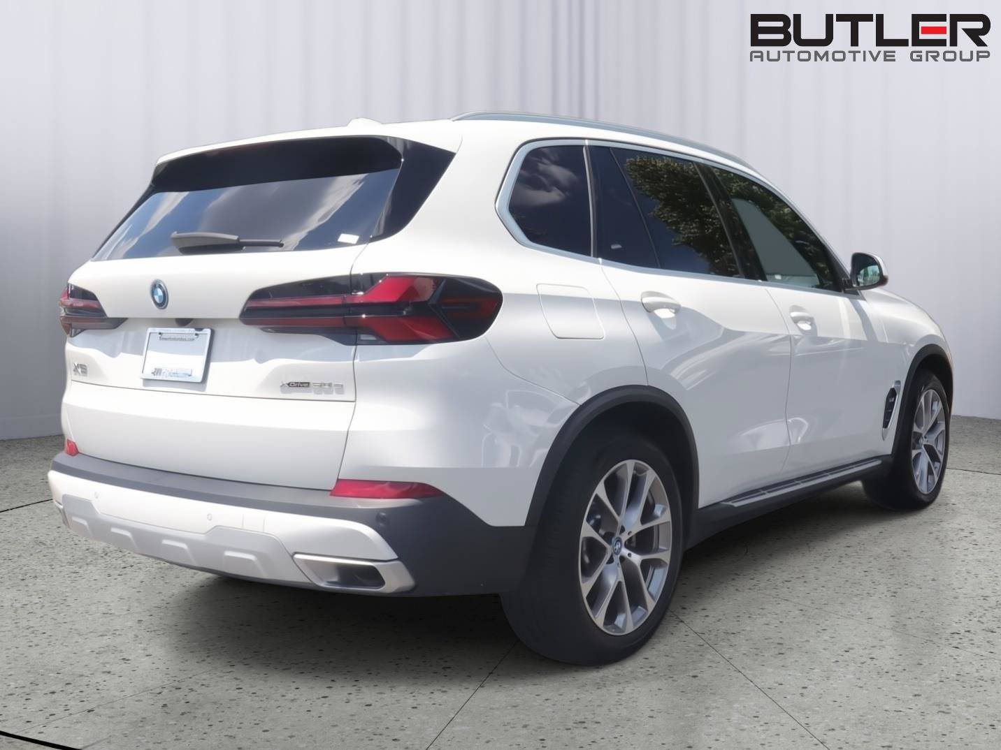 Used 2024 BMW X5 xDrive50e AWD/4WD image 6