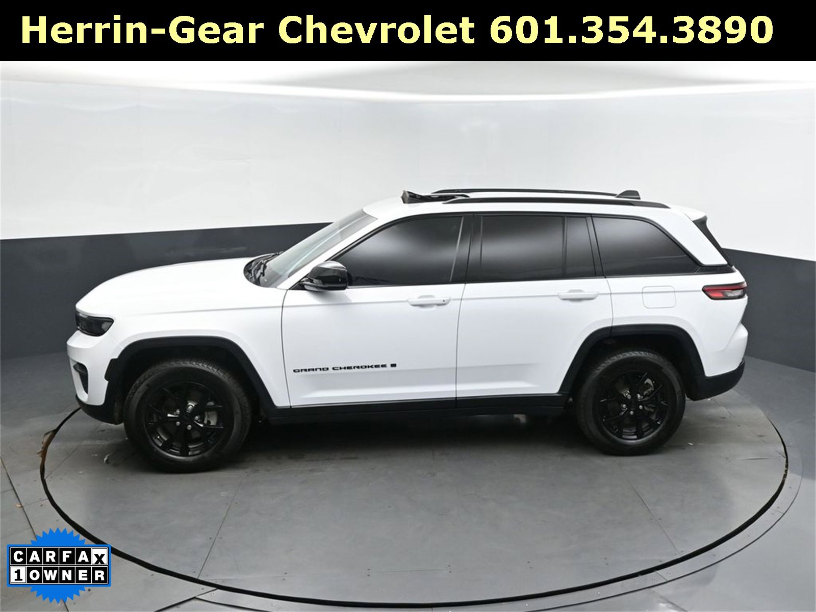 Used 2025 Jeep Grand Cherokee Altitude image 32