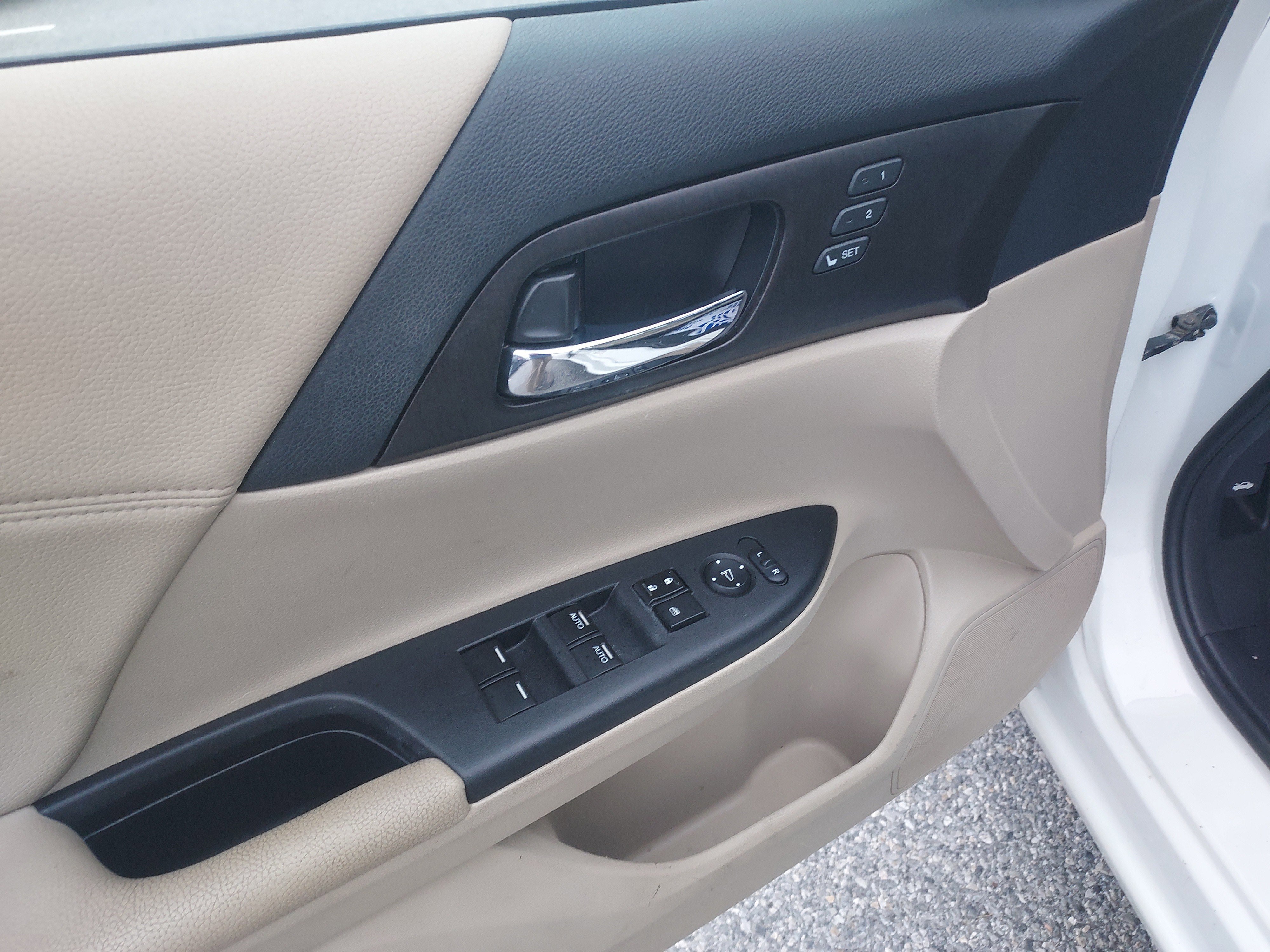 Used 2014 Honda Accord EX-L image 14