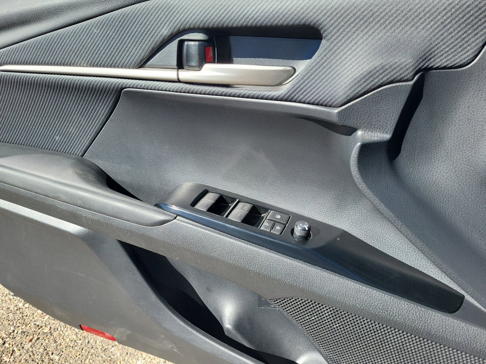 Used 2025 Toyota Camry SE FWD image 21