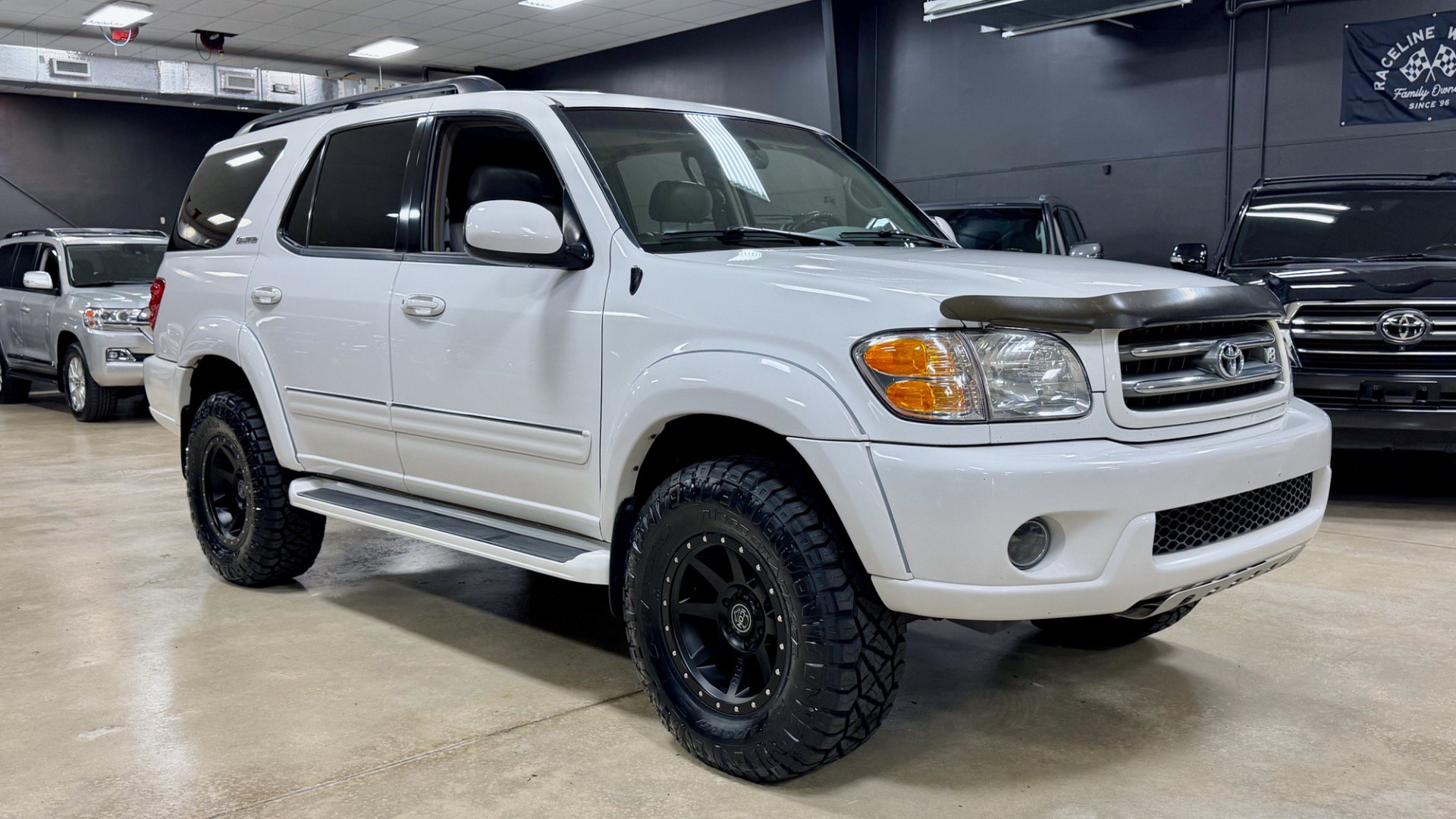 Used 2004 Toyota Sequoia Limited AWD/4WD image 4