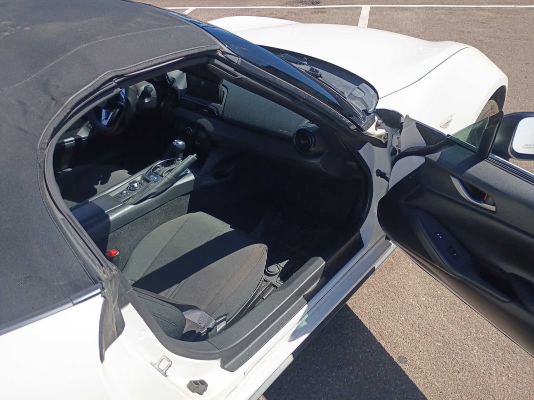 Used 2020 MAZDA MX-5 Miata Sport RWD image 13