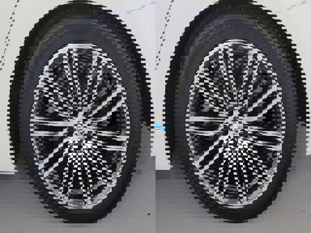 Used 2019 BMW 540i xDrive w/ M Sport Package image 12