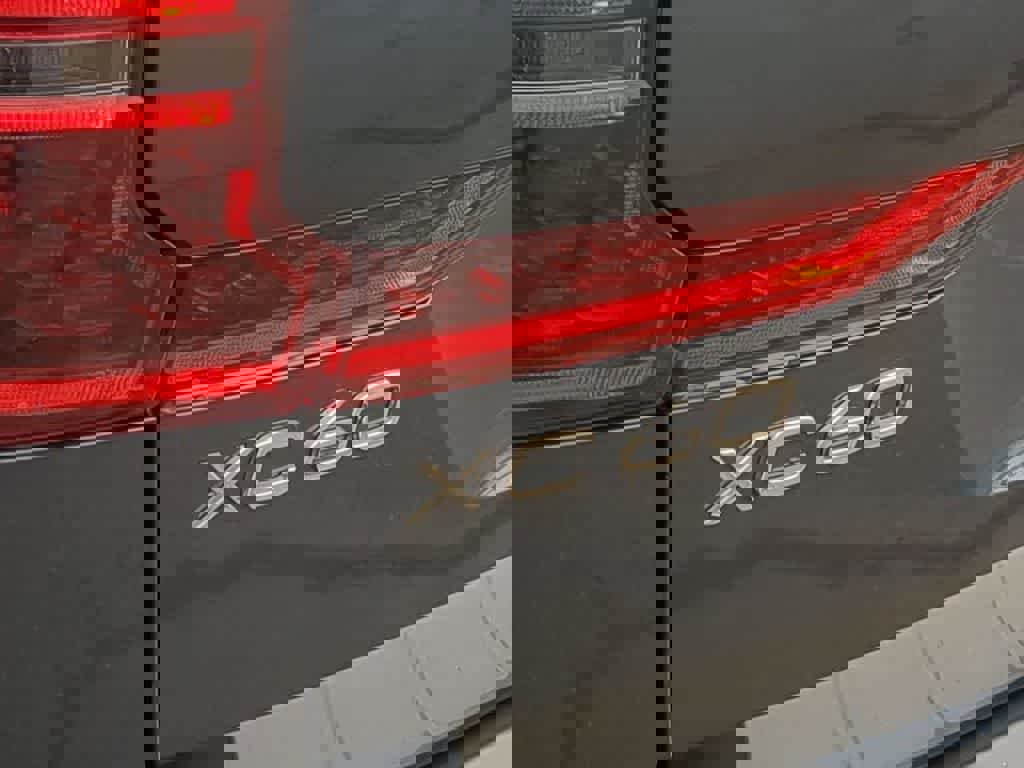 Certified 2026 Volvo XC60 B5 Plus w/ Protection Package Premier image 12