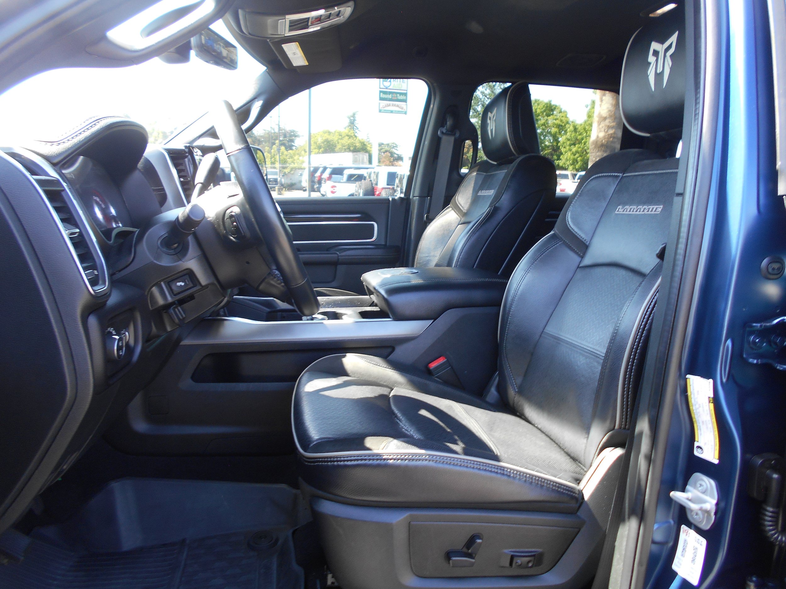 Used 2022 RAM 3500 Laramie AWD/4WD image 11
