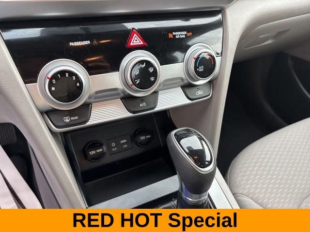 Used 2019 Hyundai Elantra SE image 23
