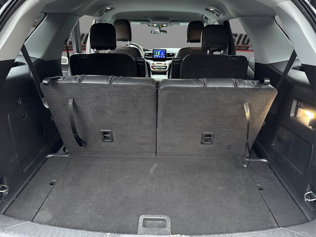 Used 2022 Ford Explorer XLT w/ Equipment Group 202A image 11