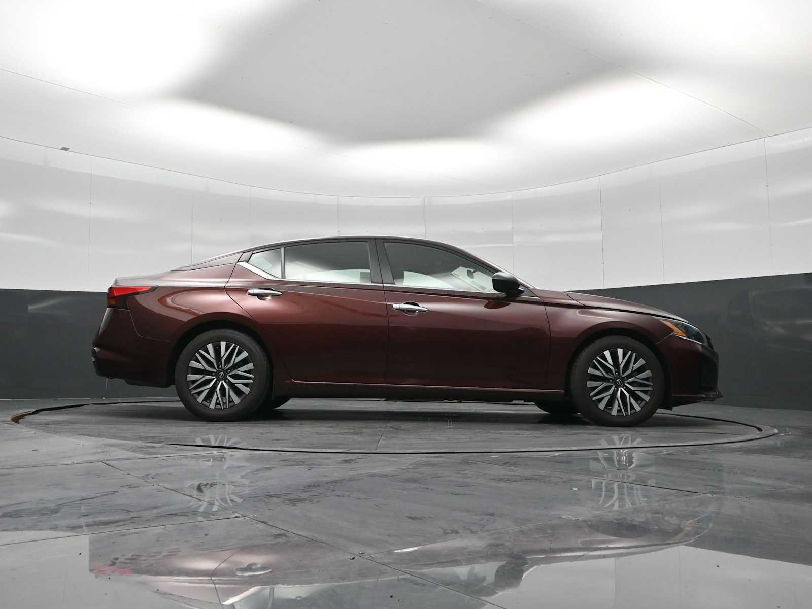 Used 2024 Nissan Altima 2.5 SV image 36