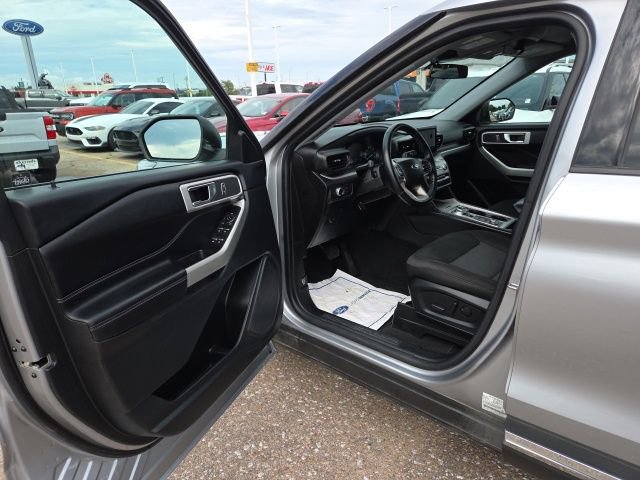 Used 2022 Ford Explorer XLT image 19