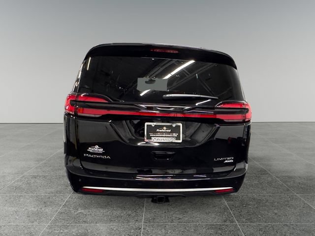 New 2027 Chrysler Pacifica Limited AWD/4WD image 27