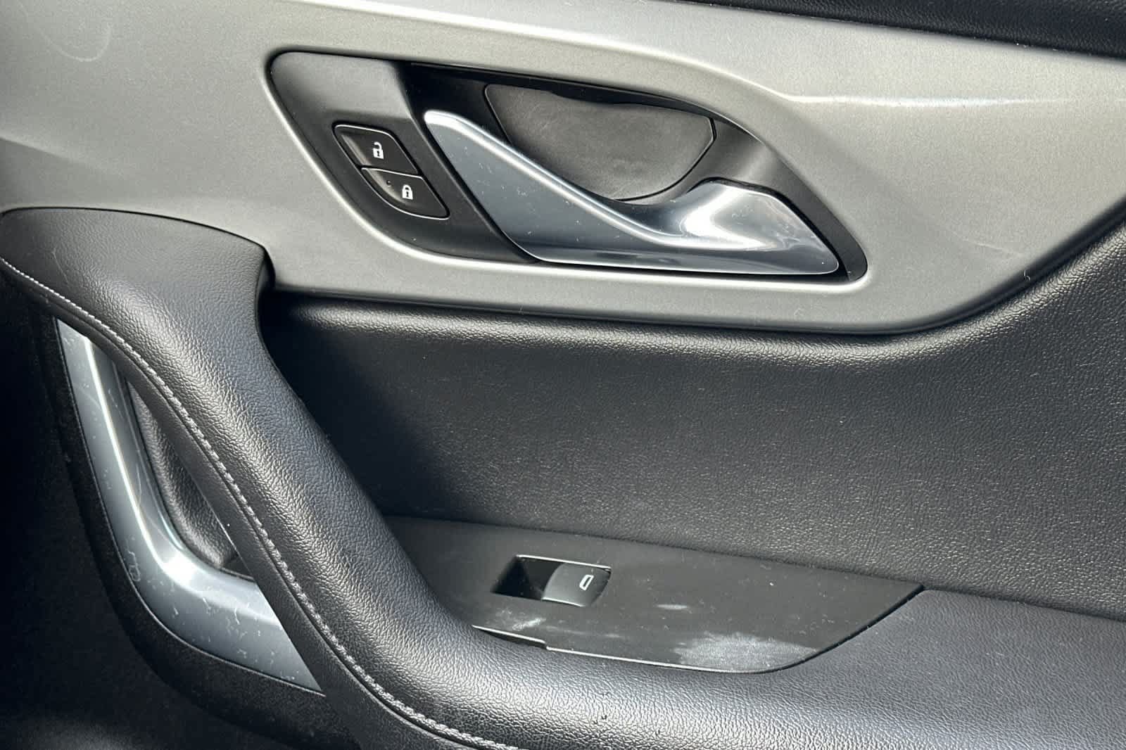 Used 2020 Chevrolet Blazer LT FWD image 20