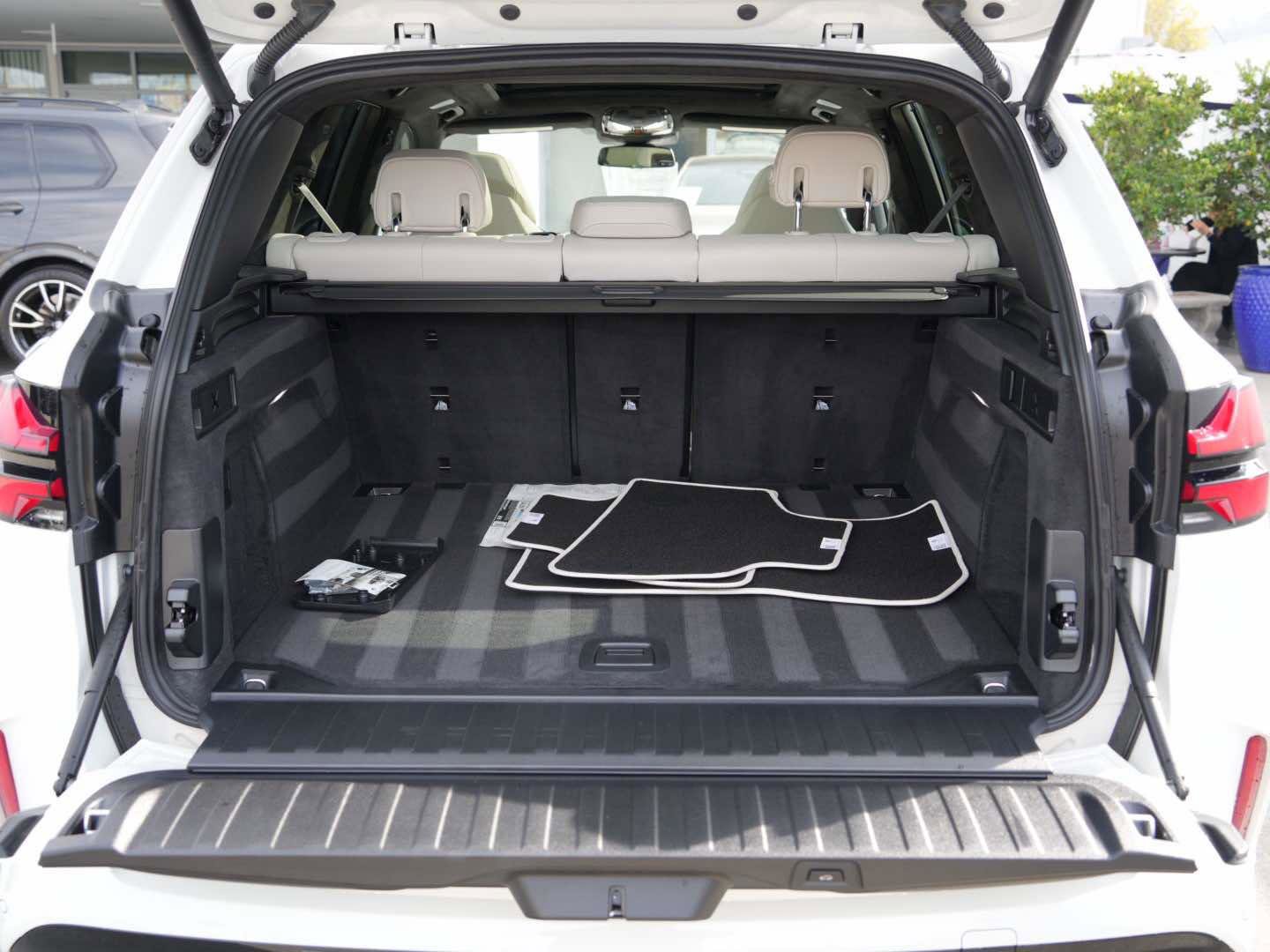 Used 2025 BMW X5 M Competition image 24