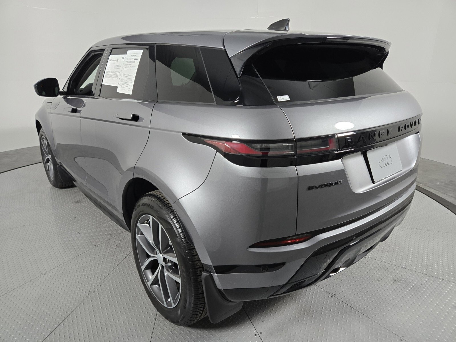 Used 2024 Land Rover Range Rover Evoque Dynamic SE image 15